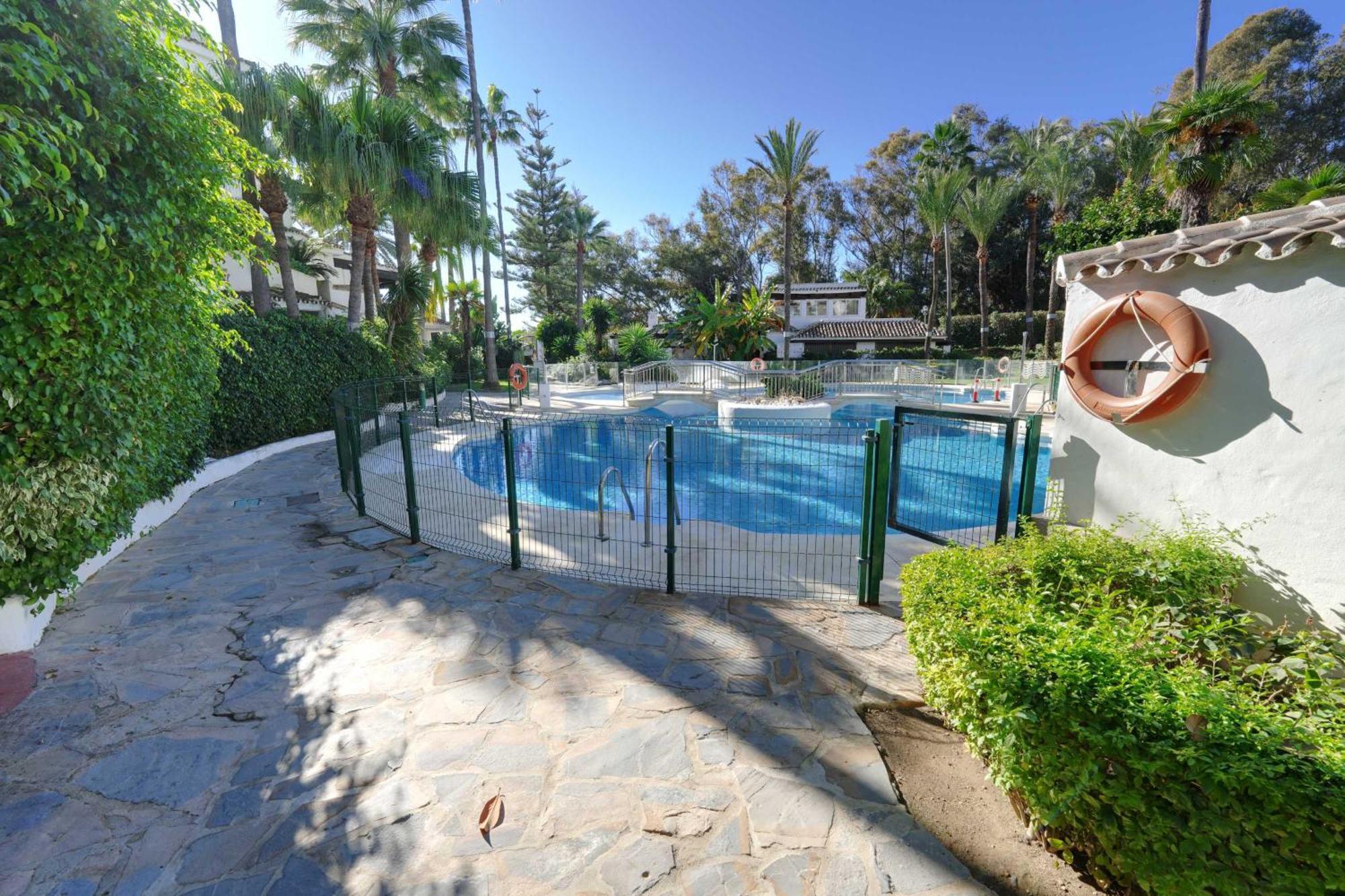 1104 First Line Beach Apartment Golden Beach Pool Marbella Esterno foto