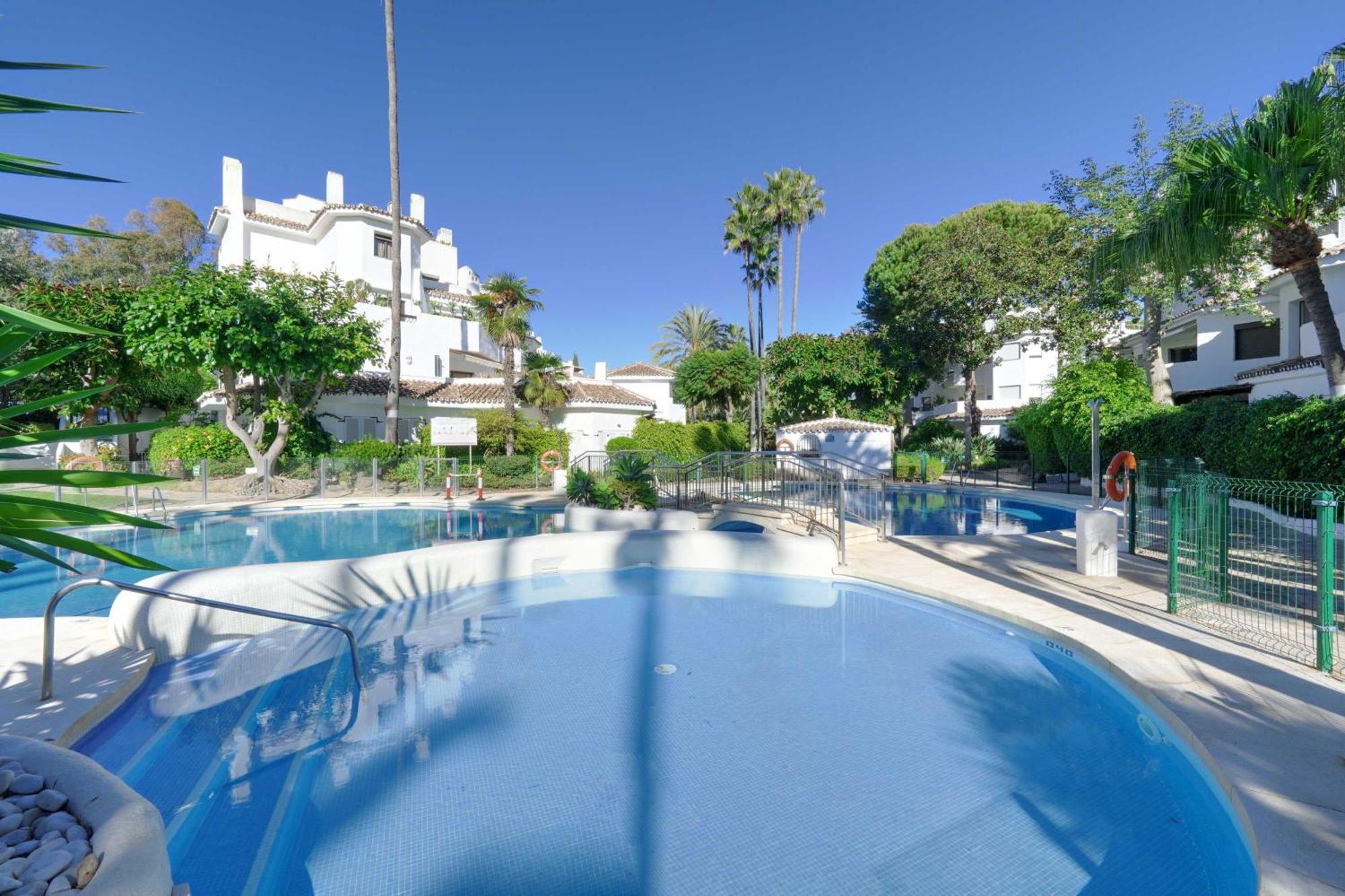 1104 First Line Beach Apartment Golden Beach Pool Marbella Esterno foto